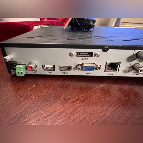 swann dvr4-4200 4 channel dvr
Item works turns on.
Make An offer need to sell - Picture 6 of 10